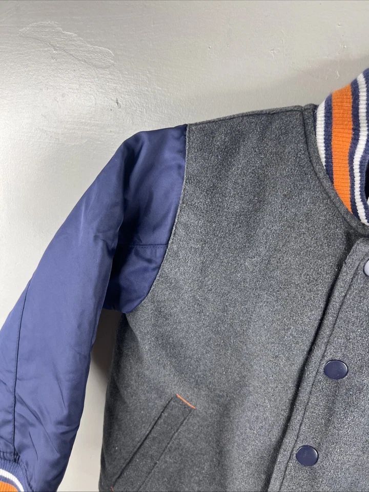 Jaqueta vintage Detroit Lions Varsity jovem cinza médio bombardeiro MLB meninos B62 - Imagem 4 de 4