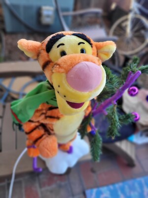 Vintage  Pooh Skating Tigger Animated 23'' 1996 Animated Motionette Telco Works