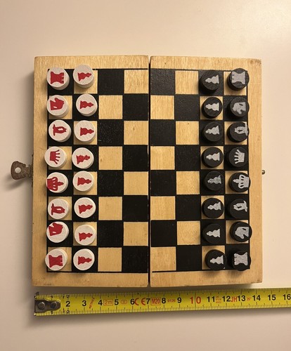 Piccola Scacchiera in Legno per Scacchi e Dama - Foto 8 di 8