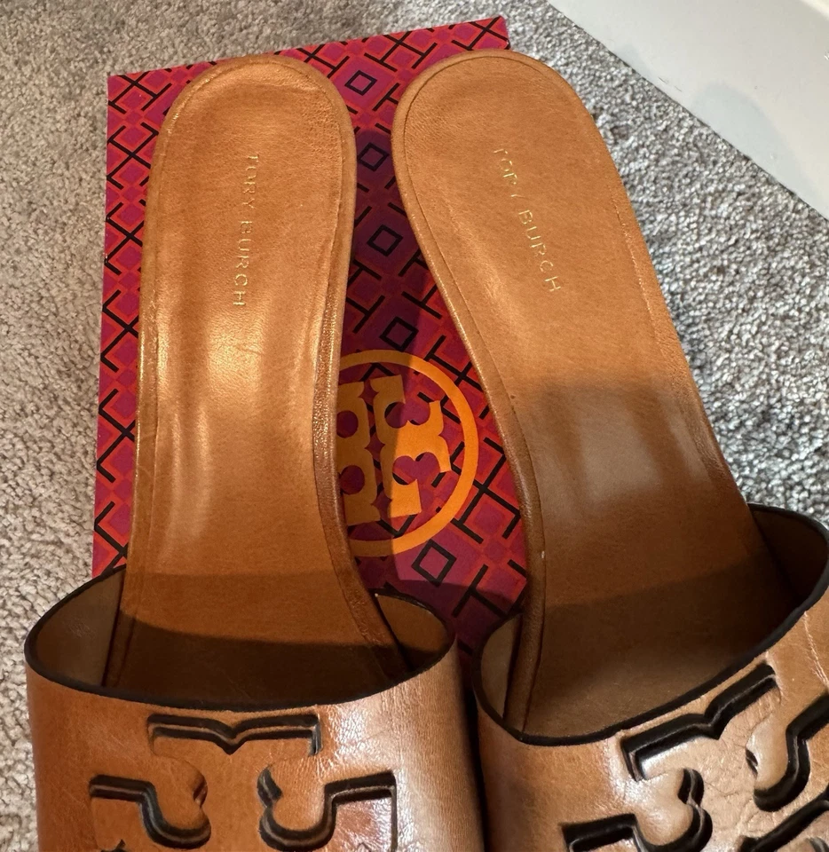 Sandálias Tory Burch tamanho 9 pilha dupla logotipo mula - couro de cabra - Imagem 4 de 4