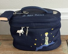 "Bolsa de aseo de maquillaje The Little Prince azul 9,5"" x 6,5"" x 6"" bordado de cordero"