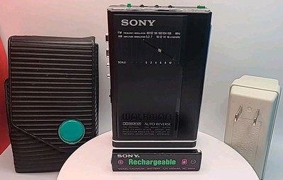Sony WM-F100III Walkman Portable Cassette Player W Original Case