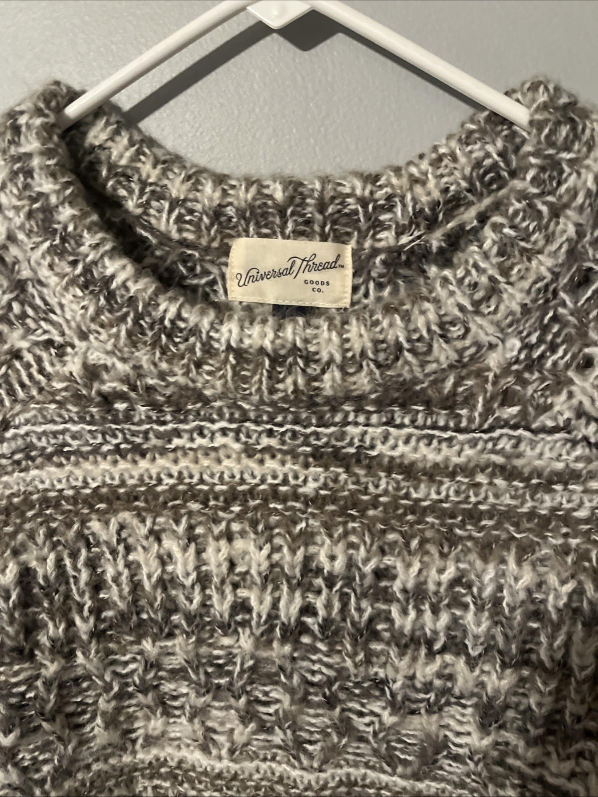 Universal Thread Women's Grey  Pullover Crew Neck… - image 2