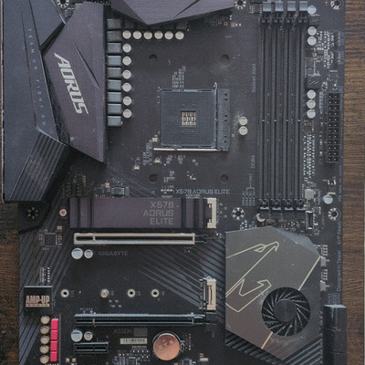 GIGABYTE X570 AORUS ELITE ATX Mainboard Sockel AM4 DDR4 M.2 PCIe