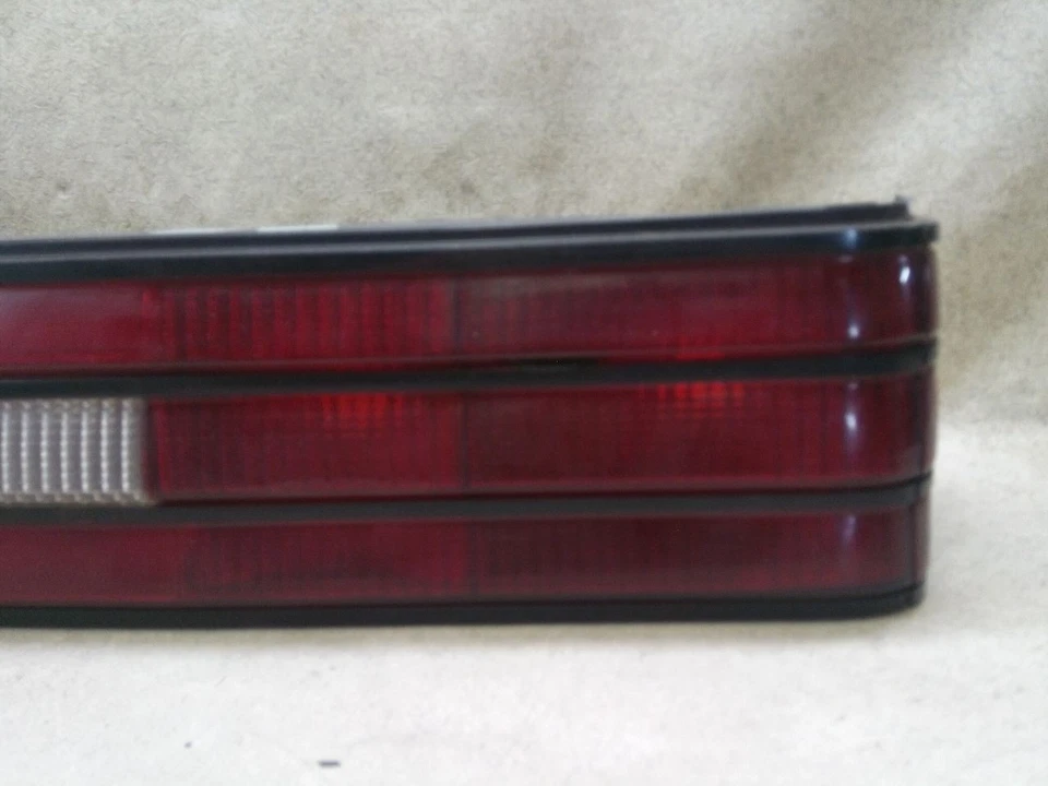 Luz trasera derecha pasajero hatchback compatible con Mercury Lynx 1987 d228-201672 Foto 3 de 4