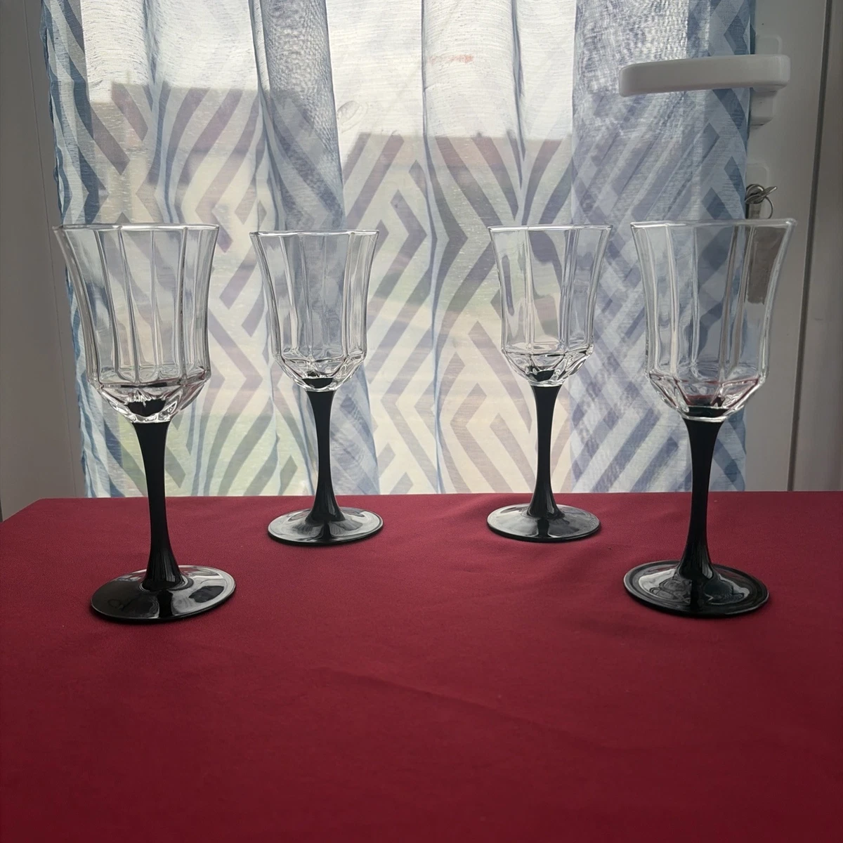 LOT 6 TASSES soucoupes Arcopal table vintage french cups Tassen vaisselle rétro EUR 34,99 - FR LOT 6 TASSES soucoupes Arcopal table vintage french cups Tassen vaisselle rétro EUR 34,99 - FR