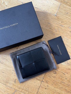 Bottega Veneta schwarze Leder-Geldbörse Intrecciato mit Kassette und Doppelfaltung brandneu