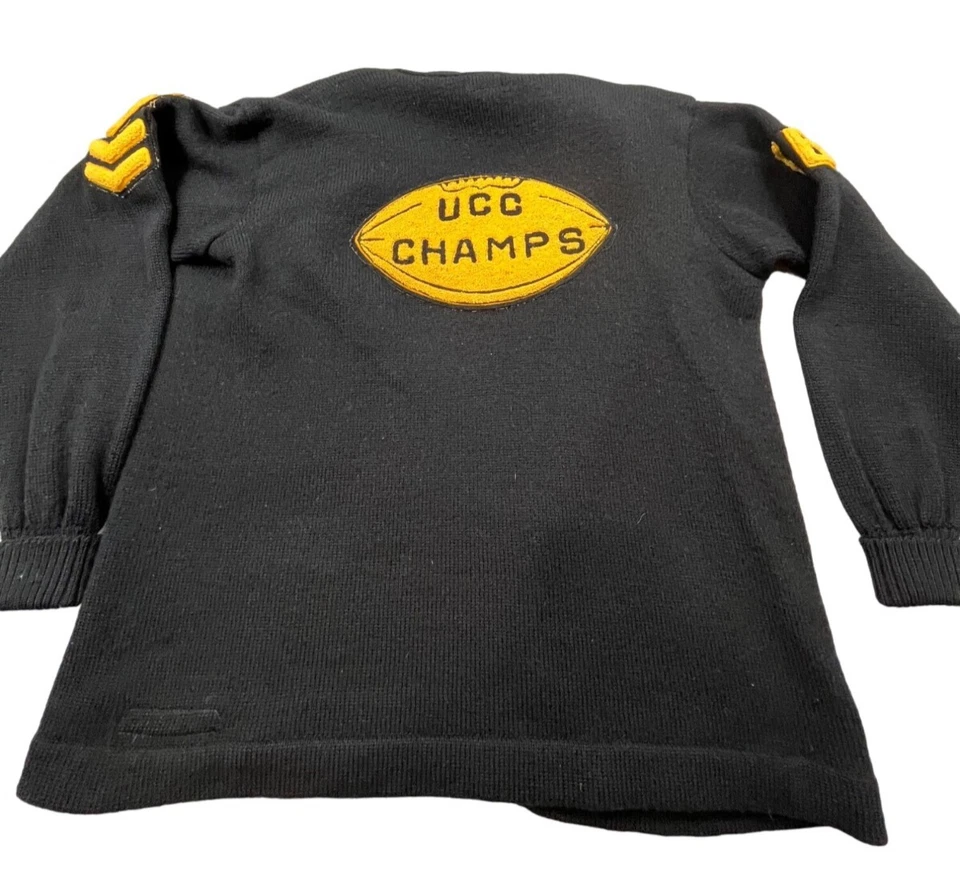 Suéter Universitario Wilson De Colección Hombres Mediano Negro Lana Años 70 UCC Campeones Fútbol EE. UU. Foto 2 de 4