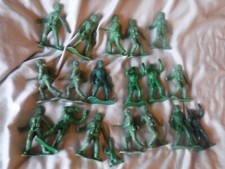 Set of 6 Greenbriar International Green Plastic Army Men Figure 4" Plastic