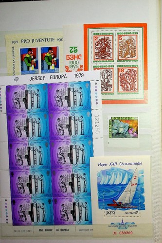 Weltweit neuwertig Singles, Sets, Souvenirblätter & FDCs im Lagerbuch - Bild 8 von 15