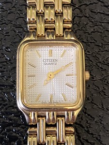 citizen quartz watch gold vintage