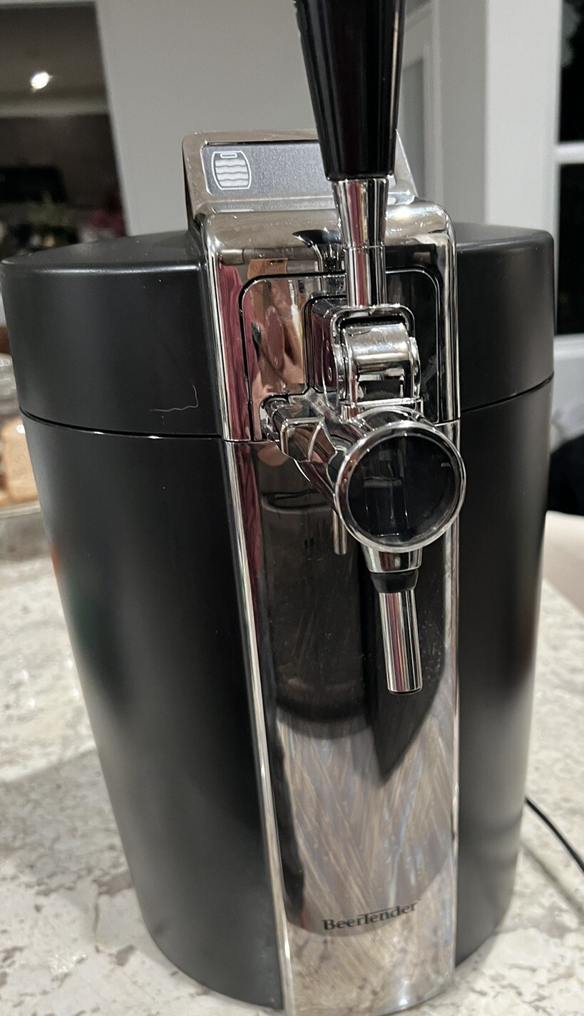 Krups Beertender Countertop Mini Beer Keg 5 Liter Draft System VB50