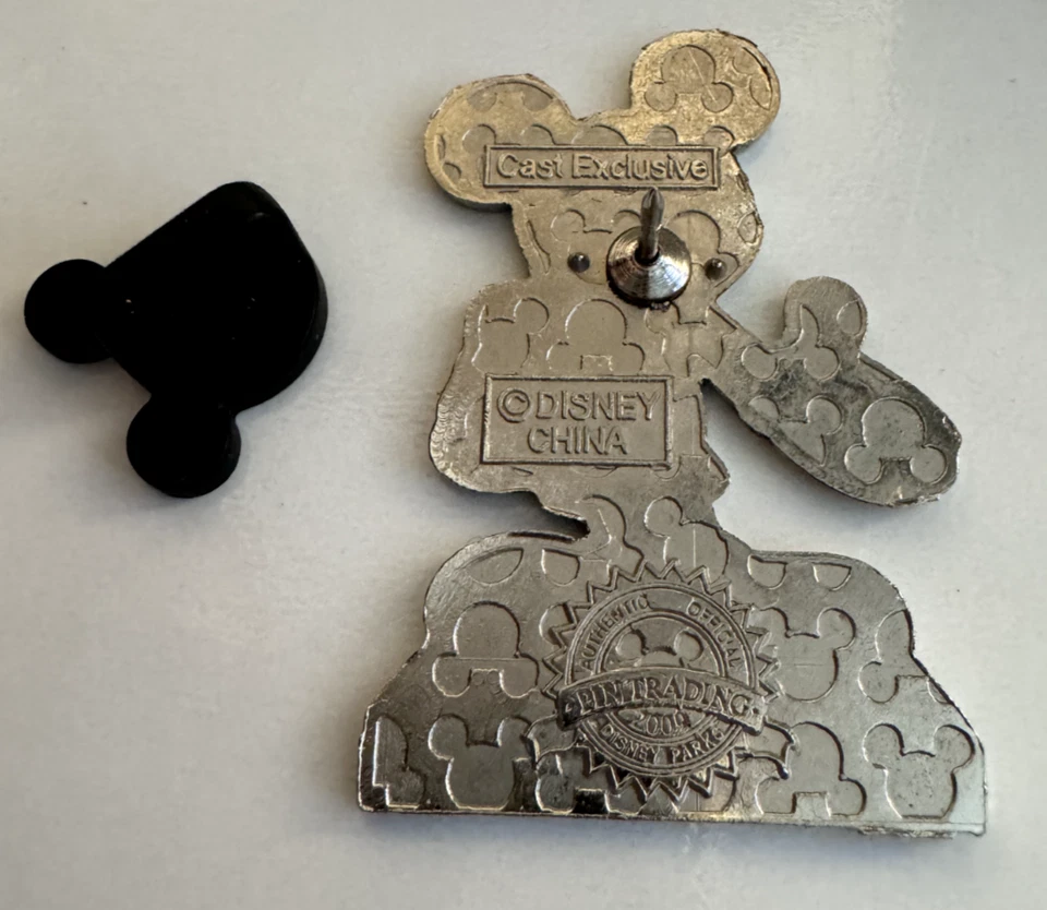 Disney Cast Member Exclusive Pin 2009 Mickey On The Move - Image 2 of 2