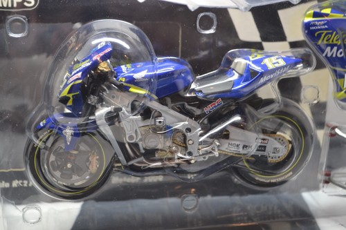 MINICHAMPS - 2004 MOTO GP HONDA RC211V - SETE GIBERNAU - 1/12 SCALE MODEL BIKE - Picture 3 of 10