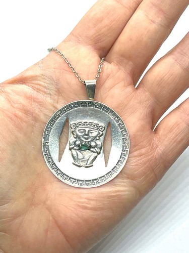 Large Vintage Colombian 900 Silver Emerald Deity Disk Pendant Necklace - Picture 9 of 9