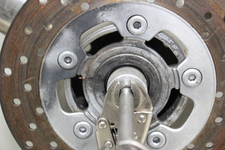 Llanta trasera Suzuki GSXR750 GSX-R750 1998-1999 Foto 2 de 4