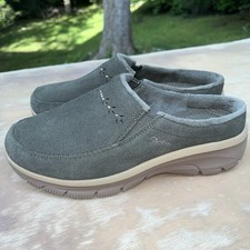 Skechers Easy Going Autumn Sweetheart Rhinestone Suede Clogs Sz 7.5 Olive Green