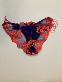 Agent Provocateur Karlie bra (34B), bottoms (3) and suspenders (3) never worn