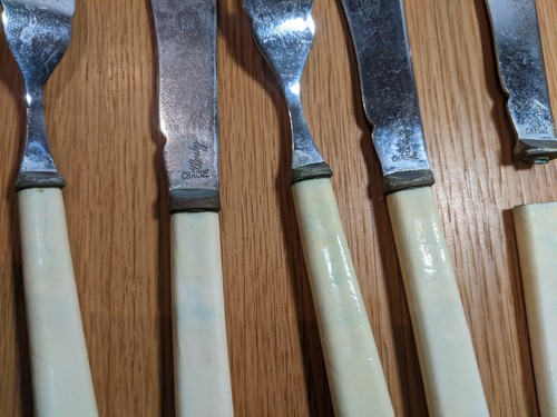 Set of 3 unity chrome fish cutlery with faux bone handles - Picture 2 of 2