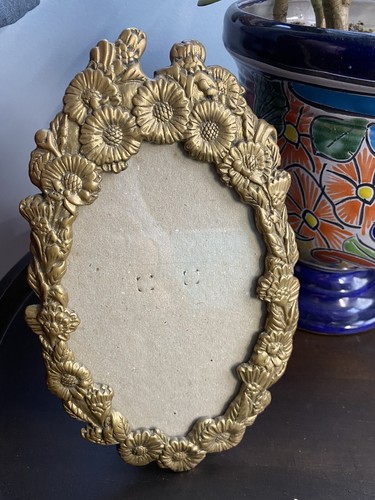 Vintage Brass Flowered Design Photo Frame - Picture 2 of 11