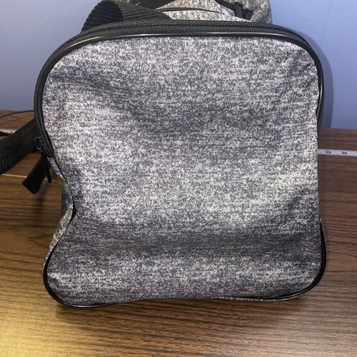 Adidas Duffle Bag Large 20" Gray & Black Adjustable Strap 3 Compartments Sports - Picture 5 of 9