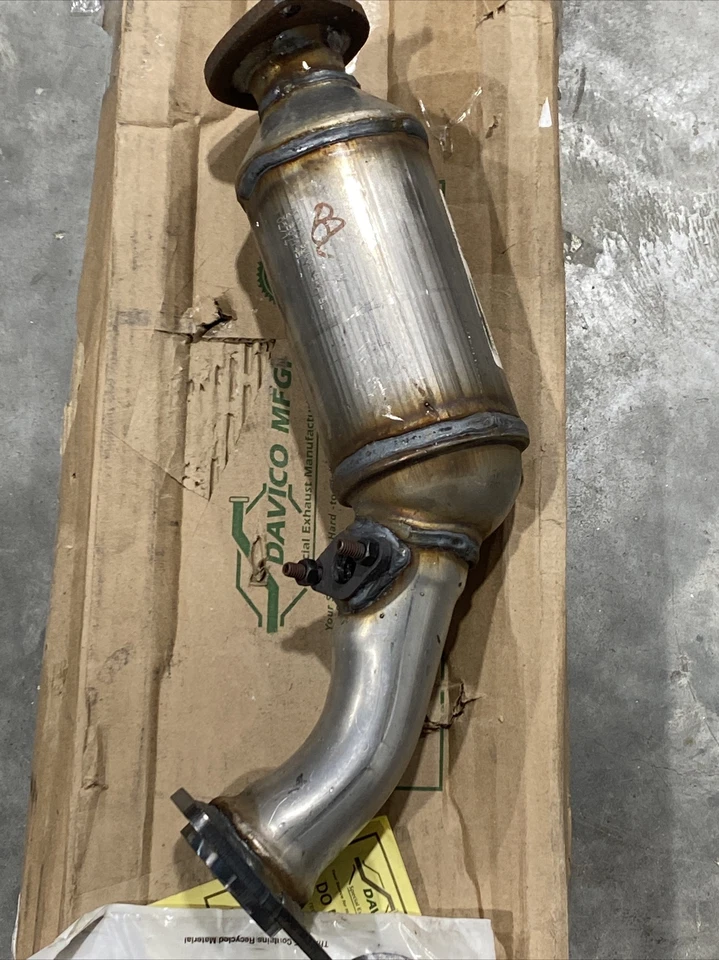 Convertidores catalíticos delanteros Davico 18165 para 4 corredores Toyota Tacoma 4Runner nuevos Foto 2 de 4