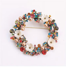BROOCH-Vintage Style Floral Rhinestone Sparkling Gemstone-Encrusted Wreath