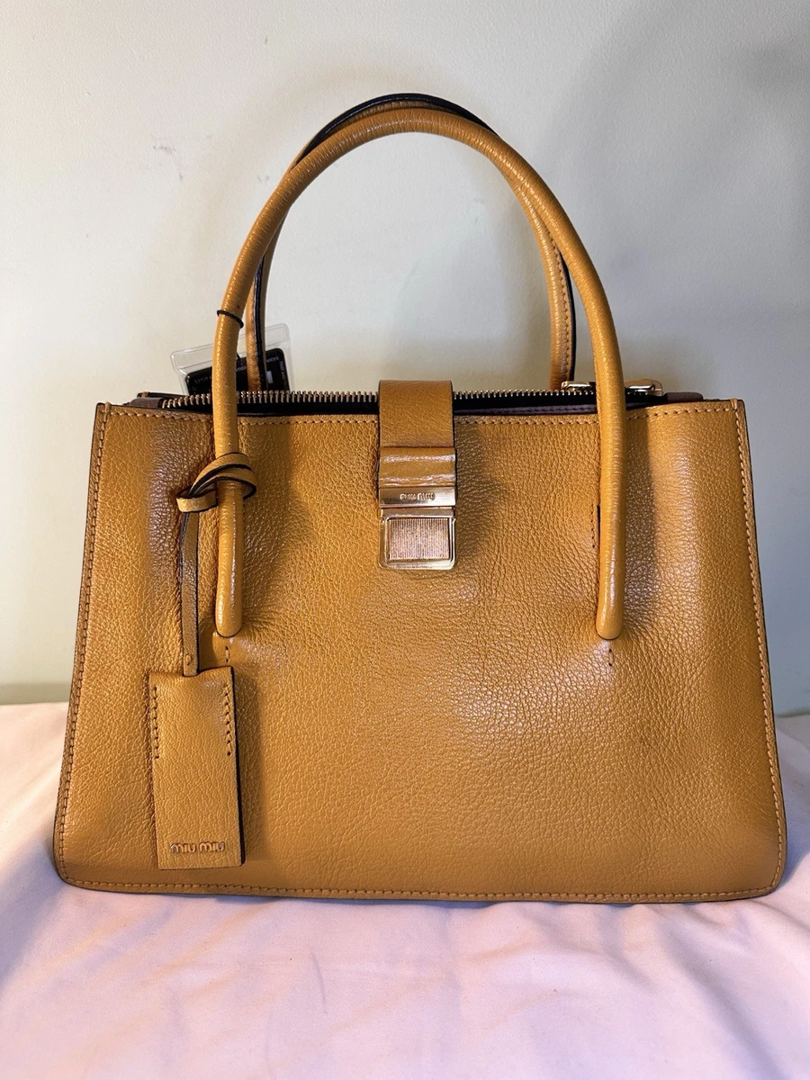 Preços baixos em Miu Miu Amarelo Bolsas Femininas | eBay