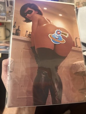 Keys Comics #1 Elastigirl-E Cosplay VIRGIN Variant Ltd 100 Very Hot  