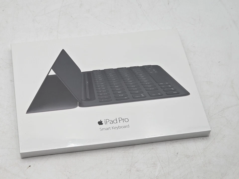 Apple Smart Keyboard Folio Cover Case for iPad Pro 9.7" 1st/2nd Gen (MM2L2AM/A) - Image 2 of 4