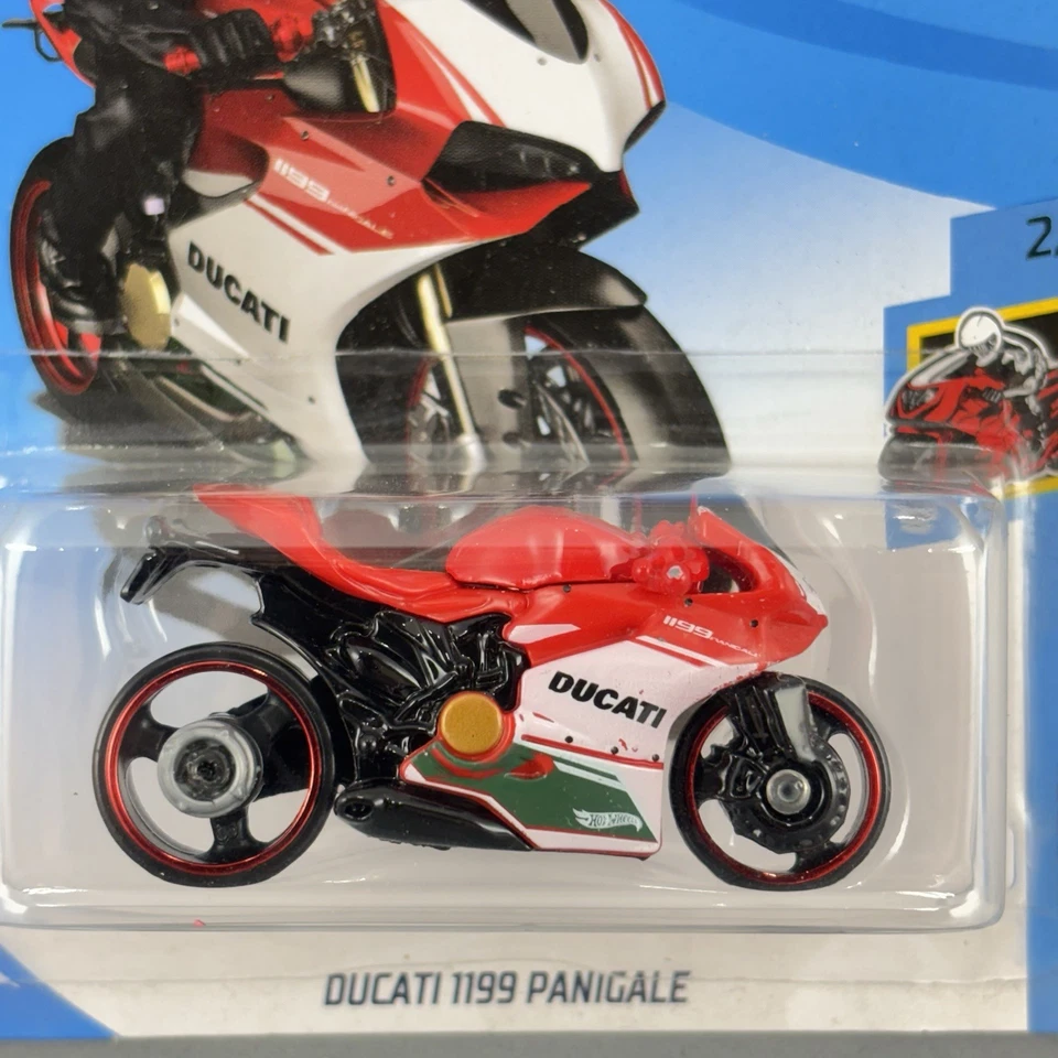 2019 Hot Wheels Ducati 1199 Panigale Red HW Moto 2/5 58/250 - Image 3 of 4
