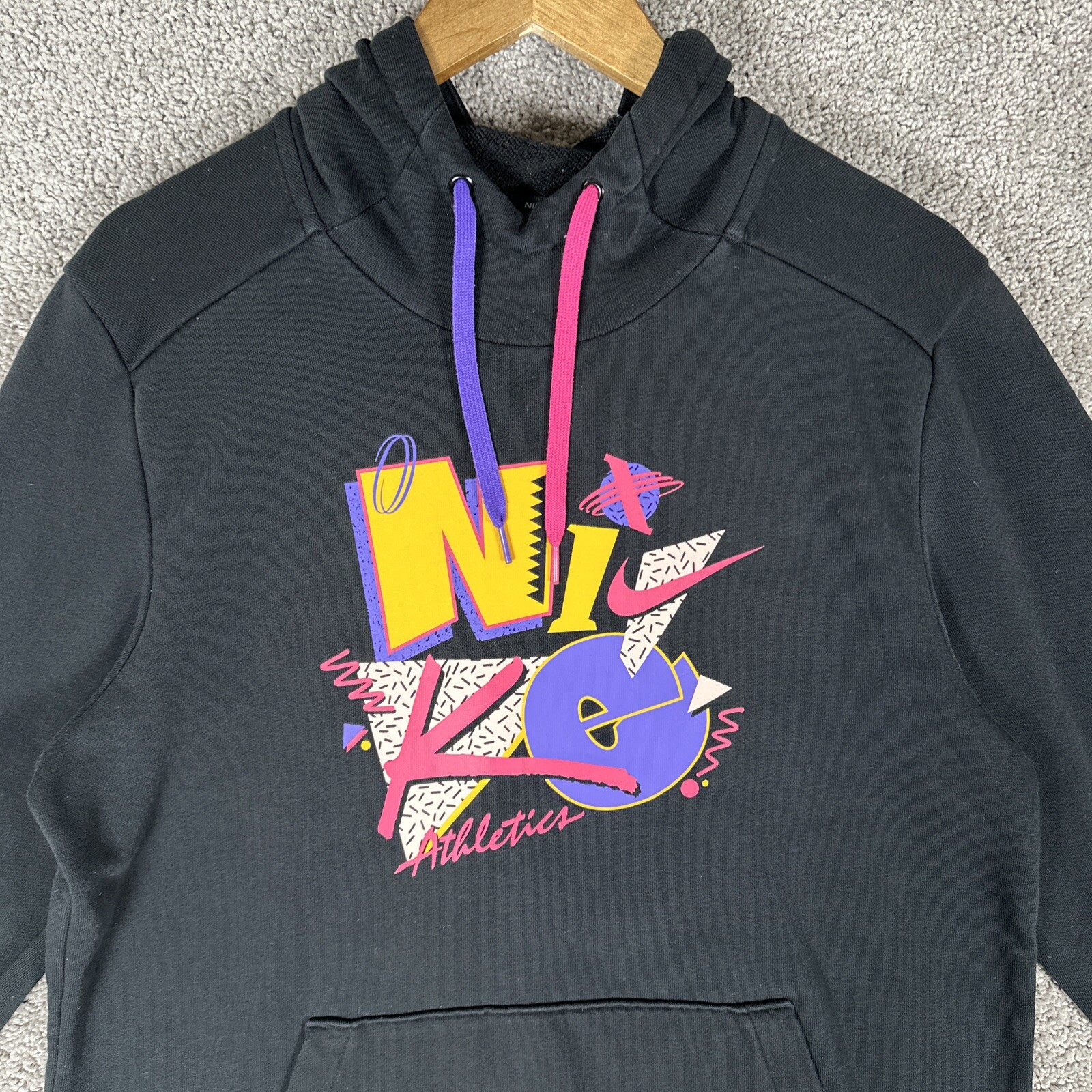 Sudadera con Capucha Nike Dri Fit Para Hombre M Negra Retro Años 90’s Arcade Logo DM6664-010 Neón Atlética