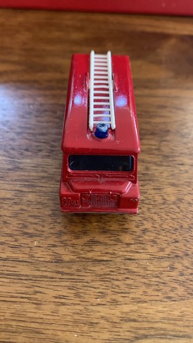 57-C2 Near MINT!! Land Rover Fire Truck Lesney Matchbox circa '66 - Picture 3 of 6