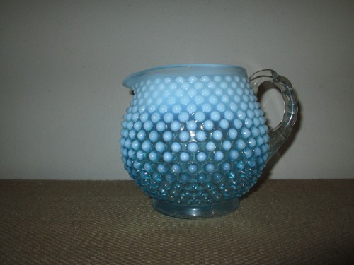 Vtg FENTON Blue Opalescent Hobnail Glass 32 Oz Squat Pitcher + 2 Juice Glasses - Picture 4 of 7