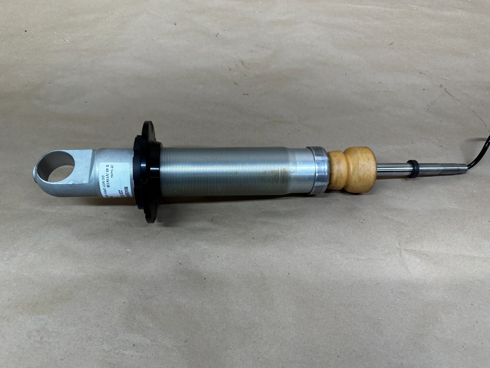 Mint 1ps Front Left or Right Shock Absorber Maserati 4200 Coupe Gransport 220937