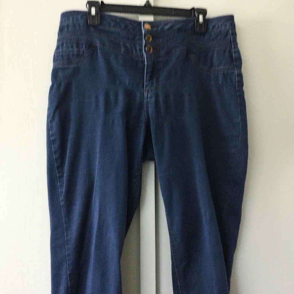 MAKERS OF TRUE ORGINALS Women Size 33 Skinny Stretch Dark Wash Fly Button - Image 3 of 4