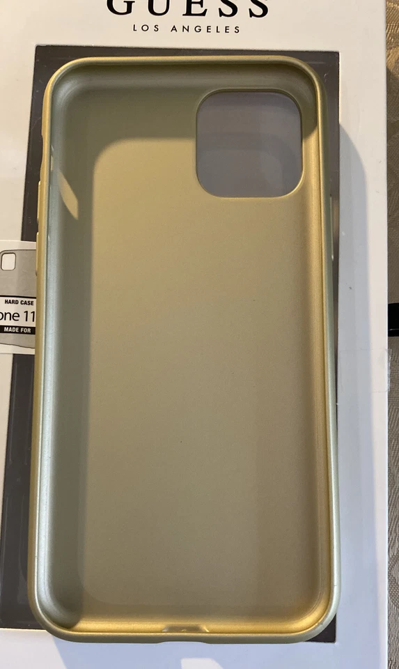 GUESS iPHONE 11 PRO P.U. COLECCIÓN CUERO IRIDISCENTE DORADO Foto 4 de 4