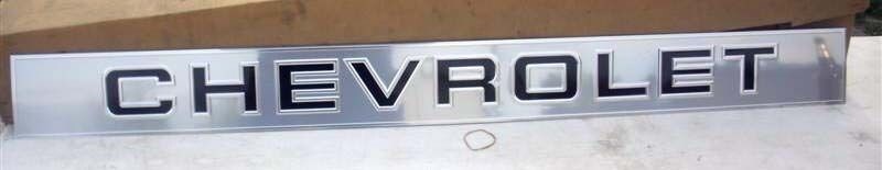 1988-97 CHEVY TRUCK CK REAR TAILGATE MOLDING CHEVROLET NEW GM NOS 15569393