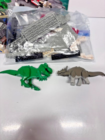 Lego 5975 Dino Island Adventurers T-Rex Transport, 100% Complete w/Instructions