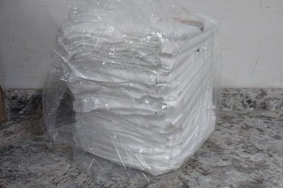 Kleenguard 44322 25 Pk Size M White Zipper Closure Disposable Coveralls