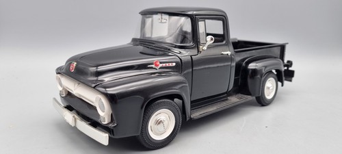 Modellautos 1:18 Ertl Ford F 100 Pickup schwarz