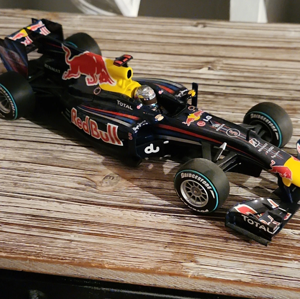 Sebastian Vettel RedBull 1:18 Scale Diecast Formula 1 Cars for