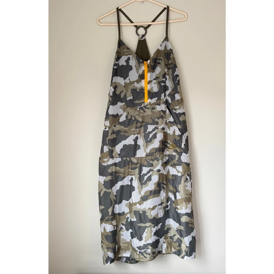 NIKE Mujer Ropa Deportiva Camuflada Tejido Calle Túnica Vestido Oliva 932367-072 Mediano NUEVO Foto 4 de 4