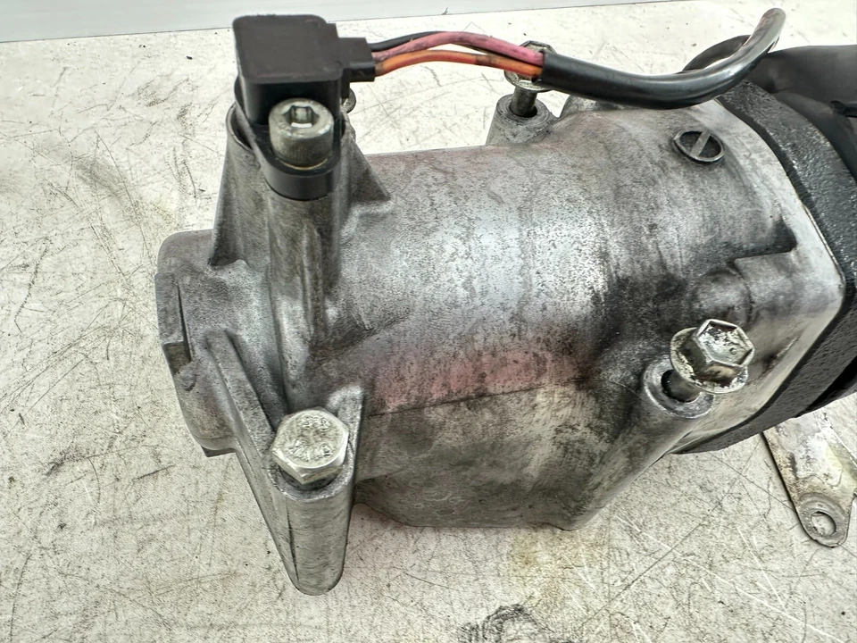 2008 铃木大道 C109RT 最终驱动输出中齿轮箱 — 第 3/4 张图片