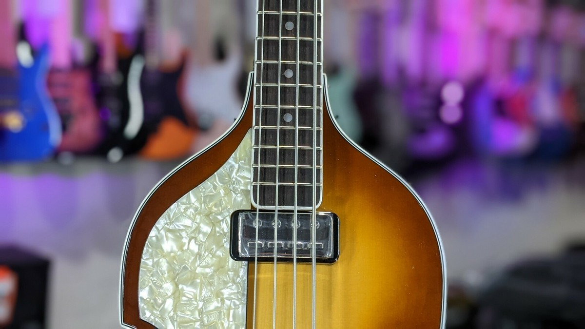 Hofner Left Handed Violin Bass 500 Sunburst w/ Case Hofner Left Handed Violin Bass 500 Sunburst w/ Case