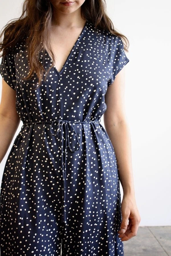 Mono Ali dorado para mujer grande azul marino a lunares con lazo en la cintura manga corta Foto 3 de 4