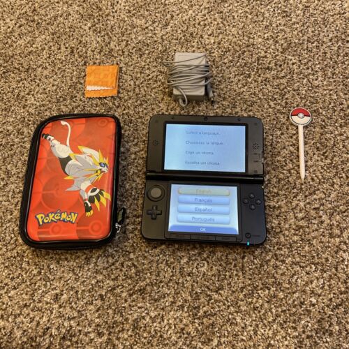 Nintendo 3DS XL Portable Gaming Console (Red & Black) With Pokémon Case & Stylus - Photo 1 sur 12