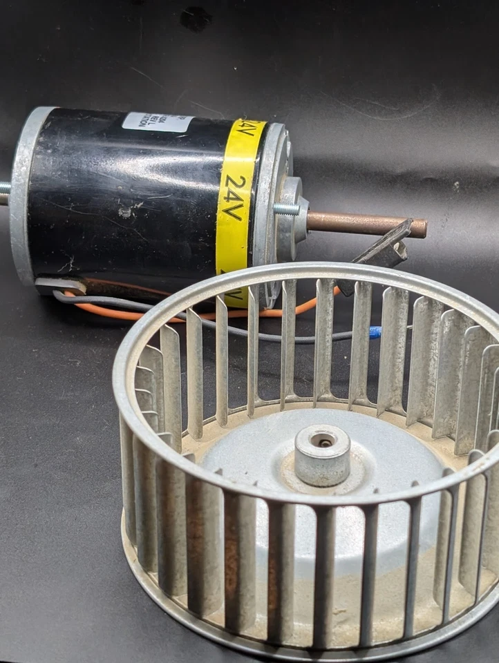 Motor Red Dot 73R4204 y 73R6101 - 24V de una sola velocidad 2 cables con ejes de 5/16" Foto 4 de 4