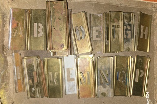 LOT OF 3/4" REESE’S LOCKEDGE BRASS STENCIL LETTERS AND NUMBERS