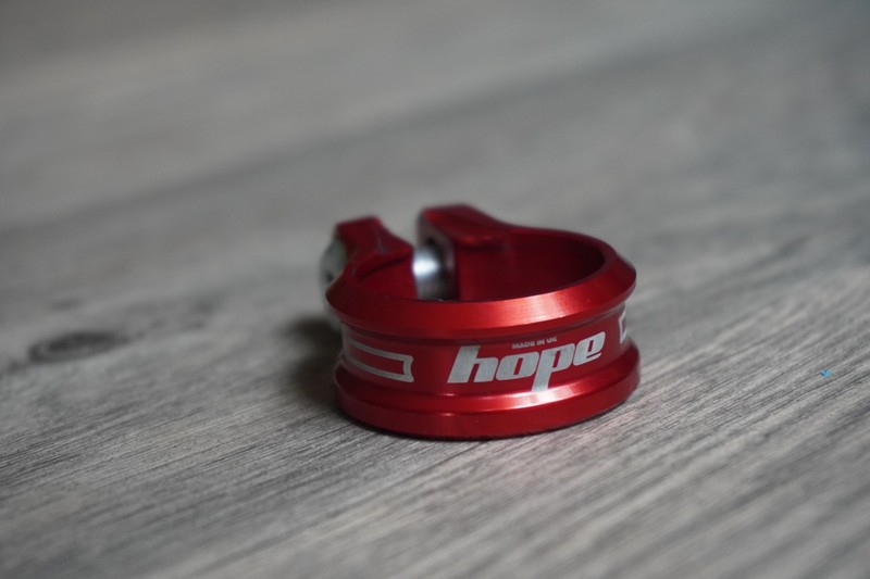 Hope Seatpost Clamp 31.8 Red Screw Up